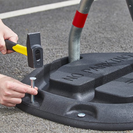 Barrière de parking rabattable en caoutchouc recyclé