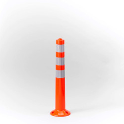 Poteau de signalisation flexible renforcé