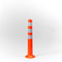 Poteau de signalisation flexible renforcé